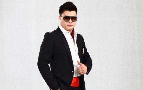 Дуучин A-Cool халтуур хийж байрны үнэ “босгожээ”